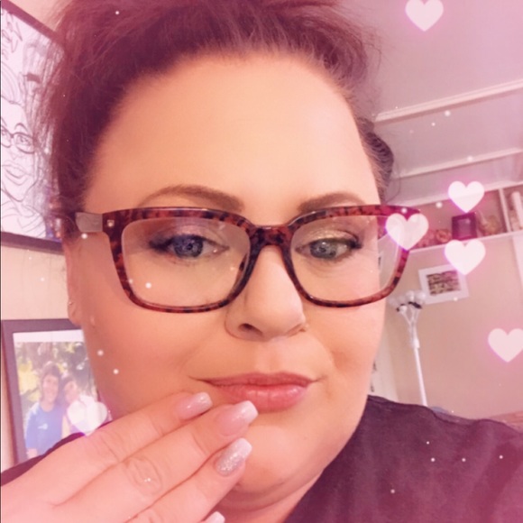 Meet your Posher, Christine & Paul 🤗 - Picture 7 of 8